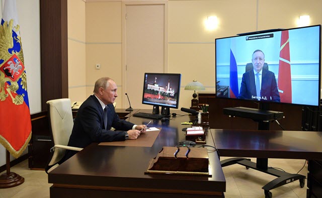 Владимир Путин предложил произвести единовременную выплату в размере 50 тыс. рублей блокадникам и награжденным за оборону Ленинграда